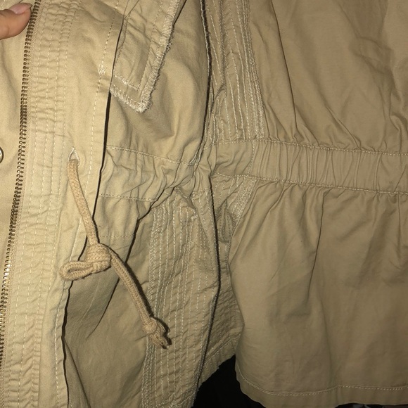 Lightweight Jacket - Picture 3 of 4